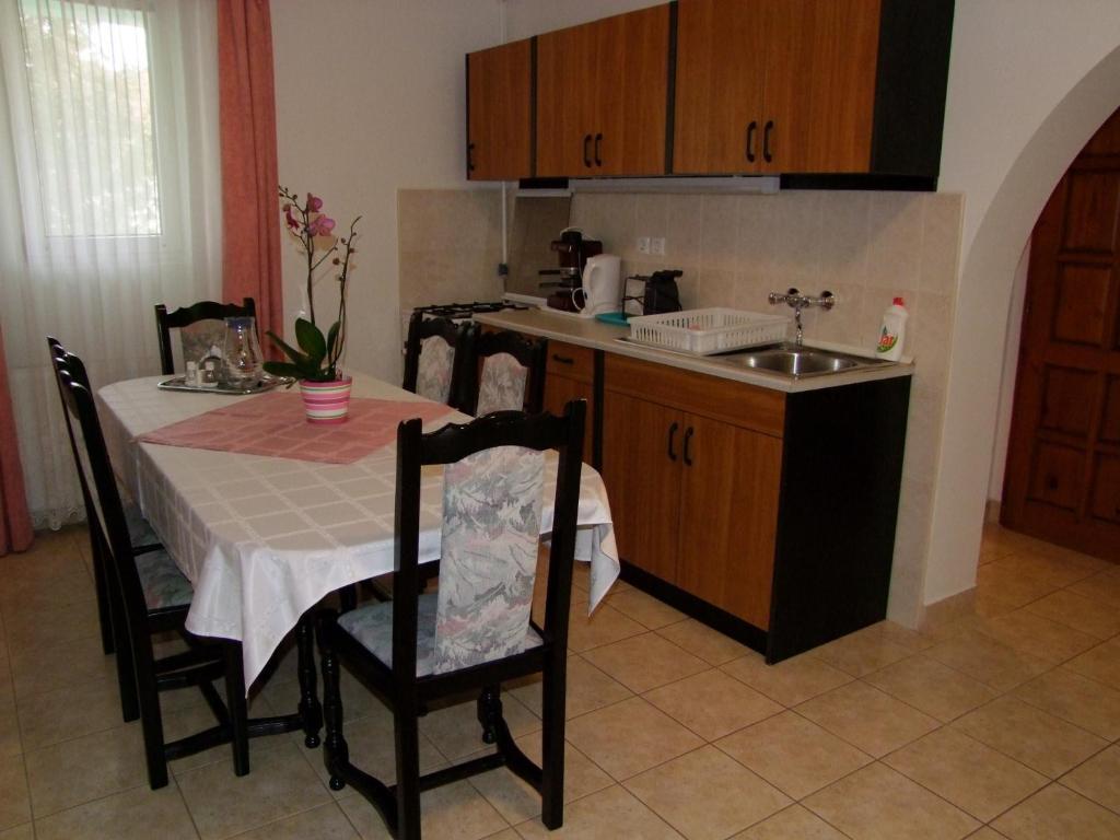 Rajna Apartmanhaz Bogács Δωμάτιο φωτογραφία